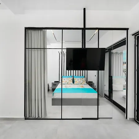 Mythodea Prive Luxury Apartment