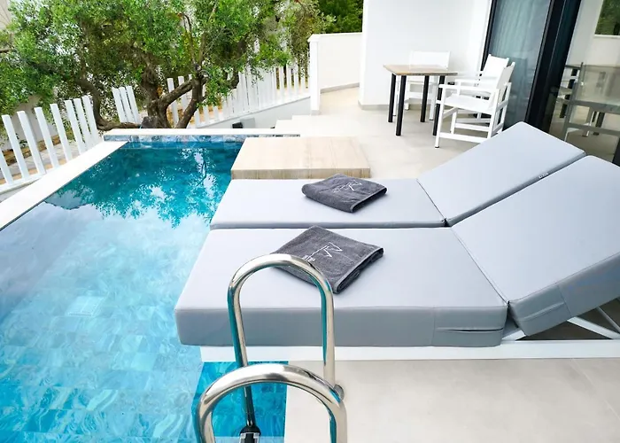 Mythodea Prive Luxury *