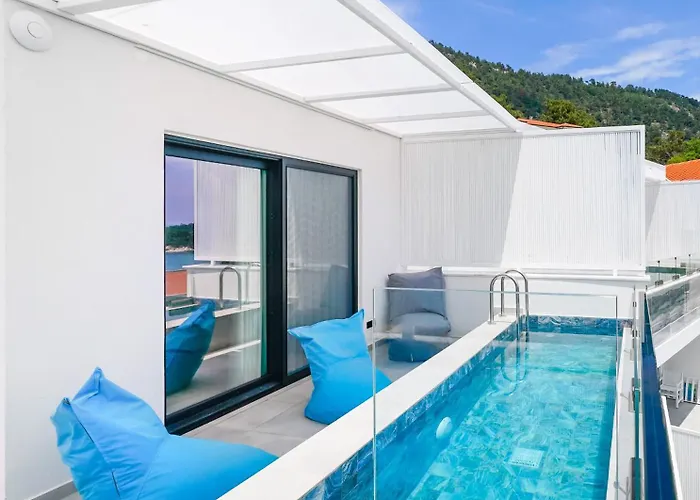 Mythodea Prive Luxury * Hriszí Amudiá