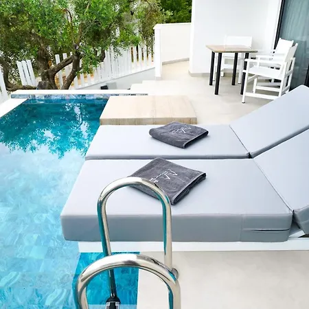 Mythodea Prive Luxury *